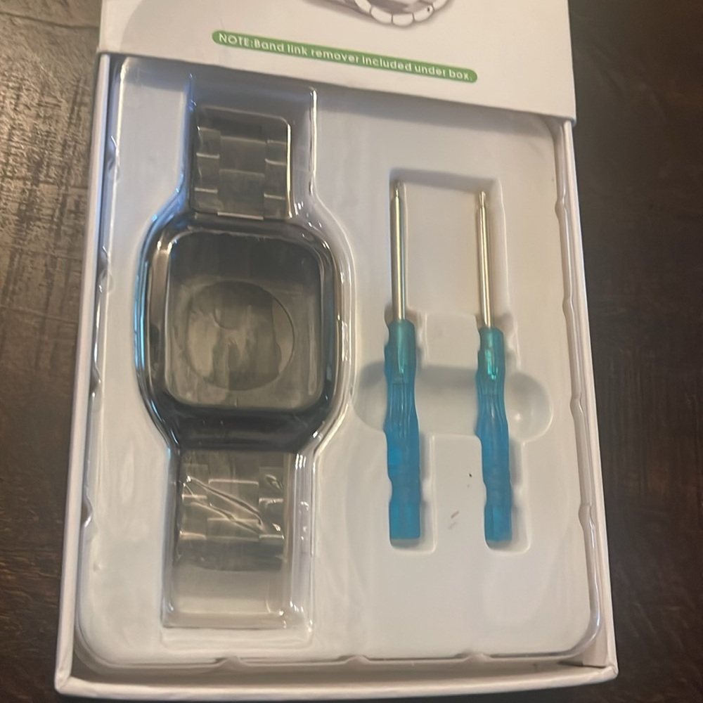 Silver Protective Case with Band for Apple Watch - Picture 3 of 6